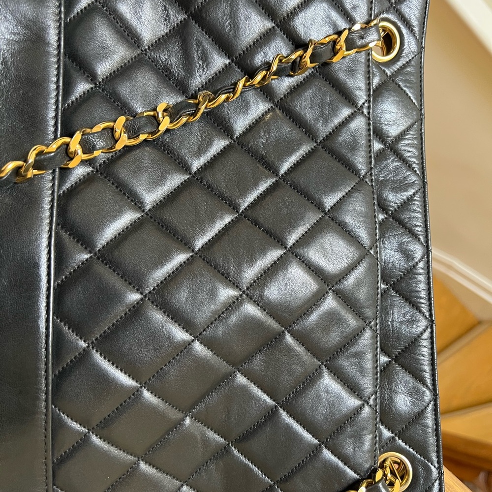 Vintage CHANEL Black Quilted Leather Shoulder Bag with 24K Gold Chain Straps - Picture 5 of 16